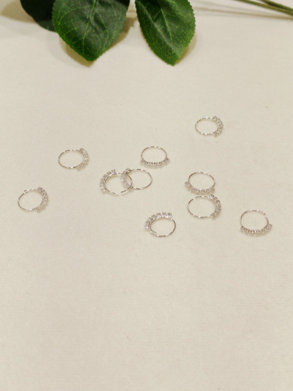 L025